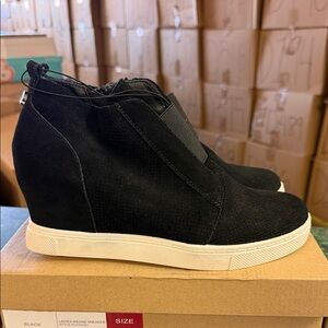 Steve Madden Black Wedge Sneaker with White Sole